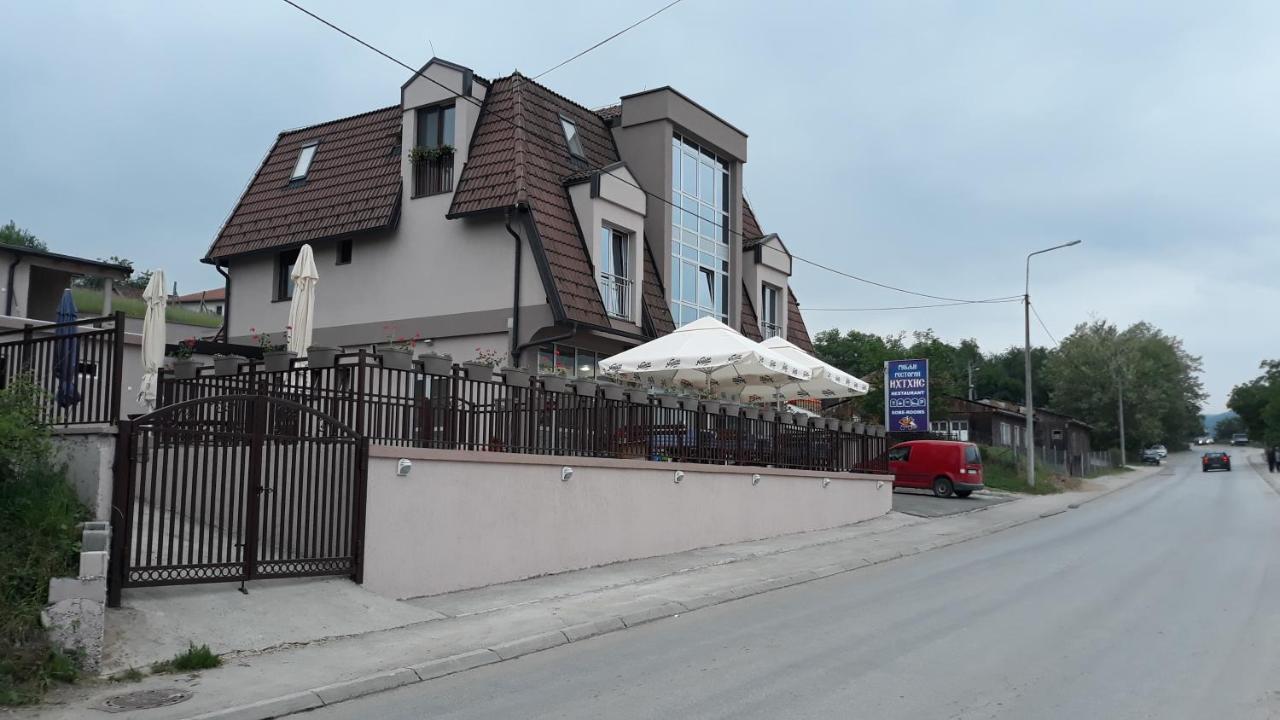 Prenociste I Restoran Ihthis Bajina Basta Eksteriør billede