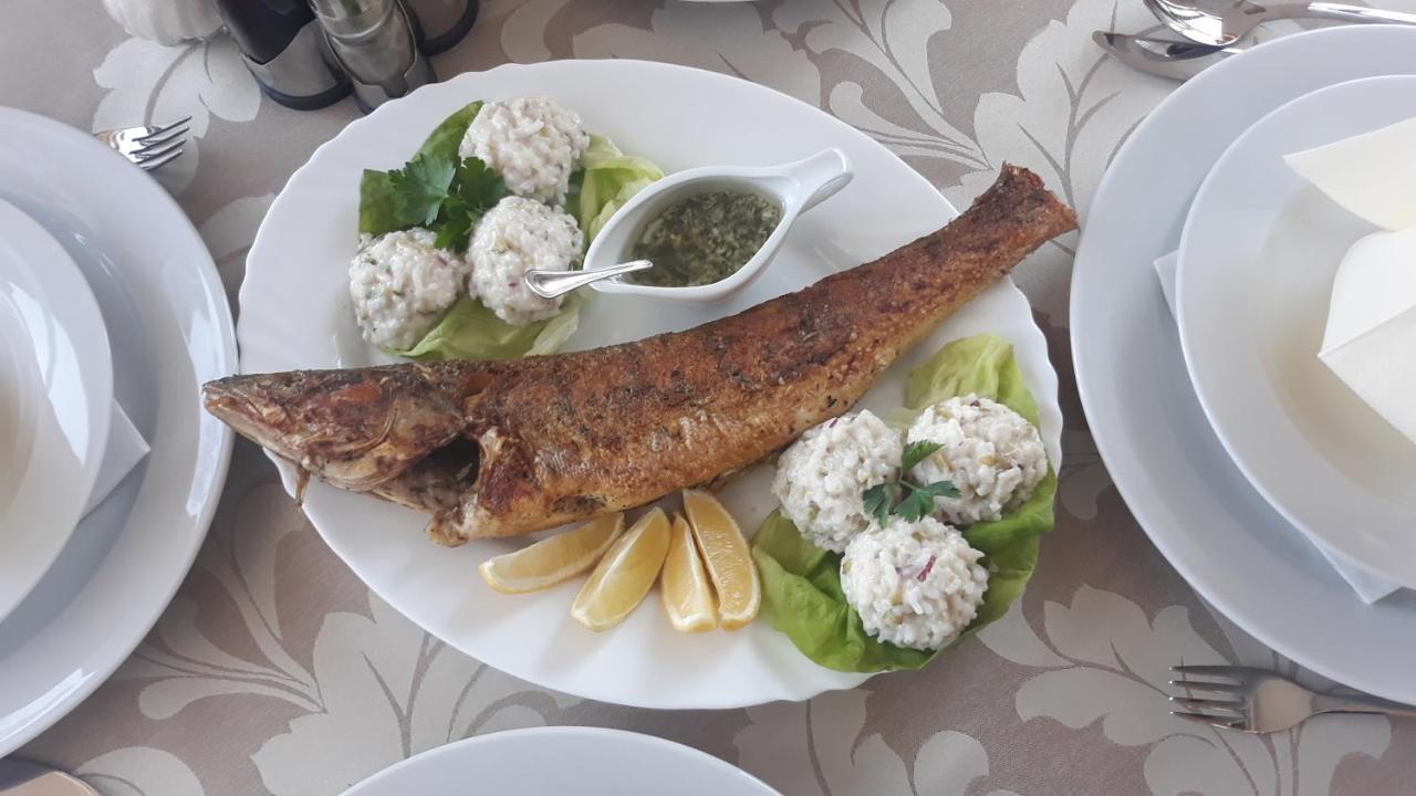 Prenociste I Restoran Ihthis Bajina Basta Eksteriør billede